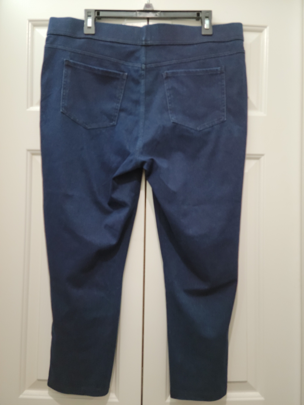 Time & Tru Women's Dark Blue Stretch Denim Cropped Capri Pull On Jeans - Picture 2 of 11